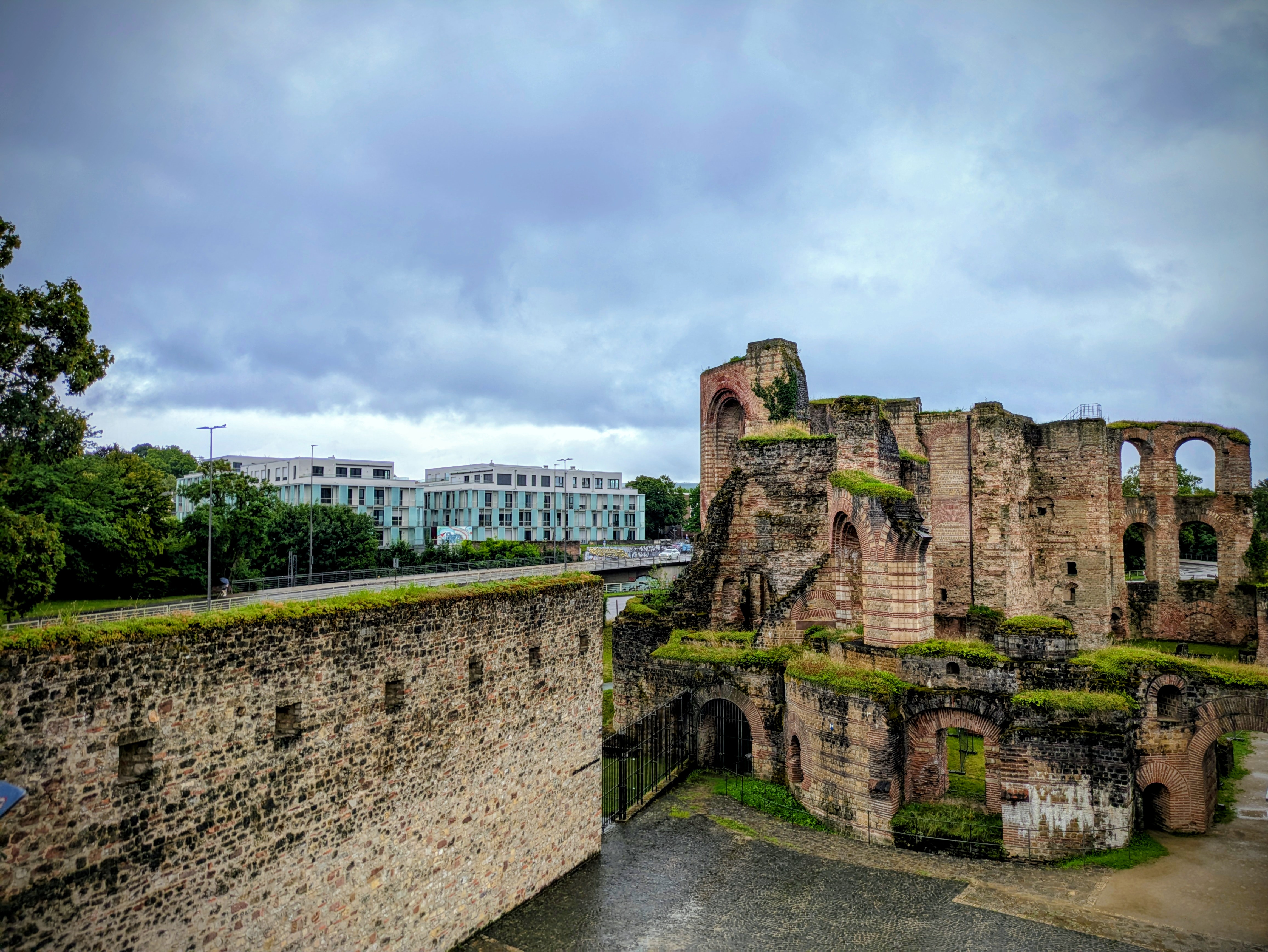 Römische Steinmauern im Amphitheater Trier
